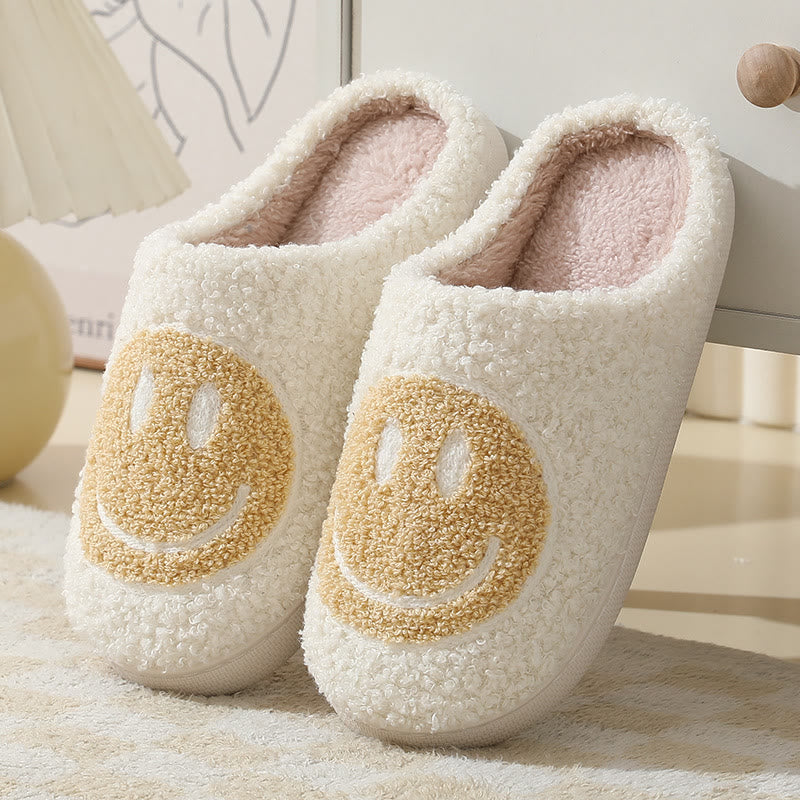 Plus Size Cartoon Smiley Face Slippers