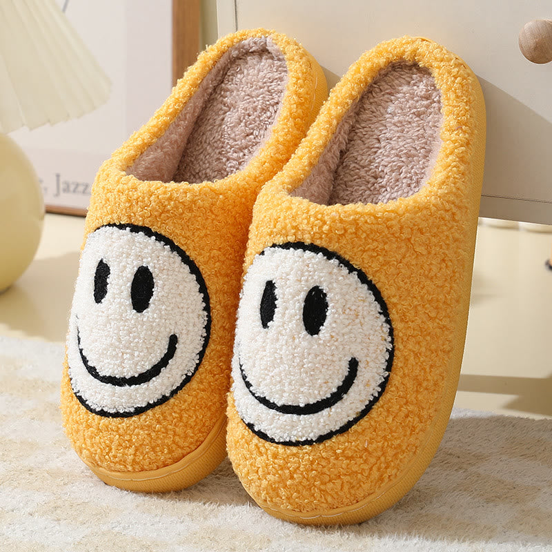 Plus Size Cartoon Smiley Face Slippers