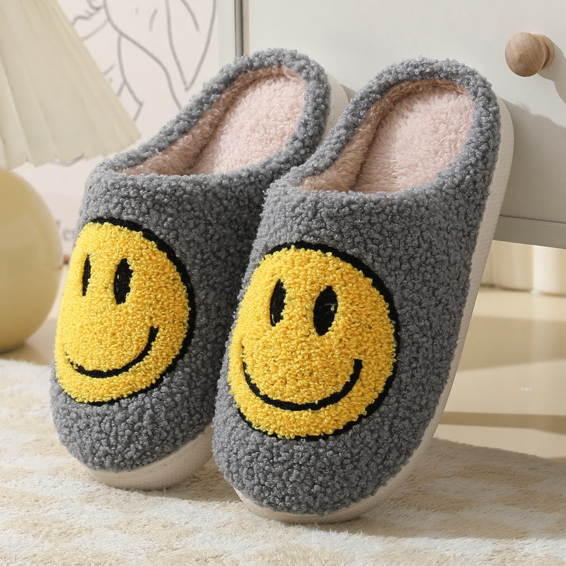 Plus Size Cartoon Smiley Face Slippers