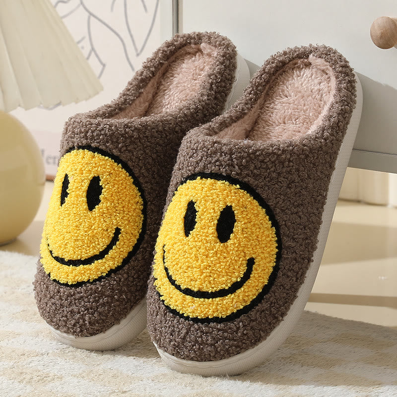 Plus Size Cartoon Smiley Face Slippers