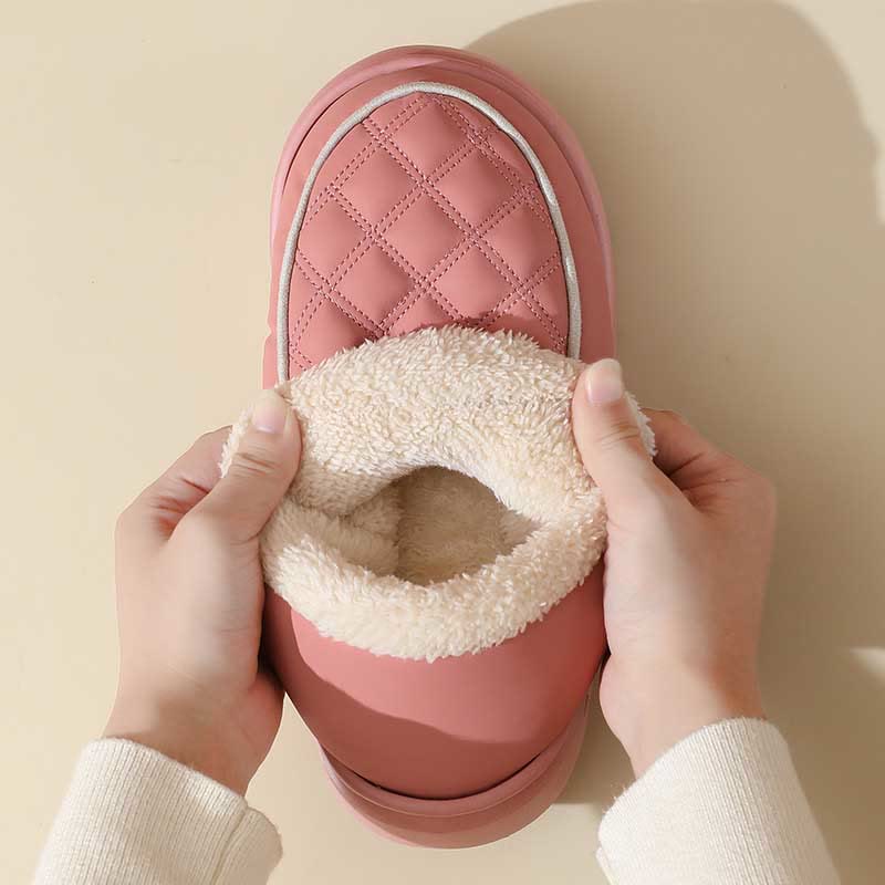 Plus Size Grid Slippers