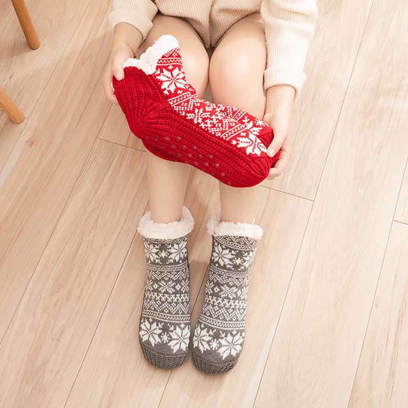 Plus Size V Snowflake Shaped Slipper Socks