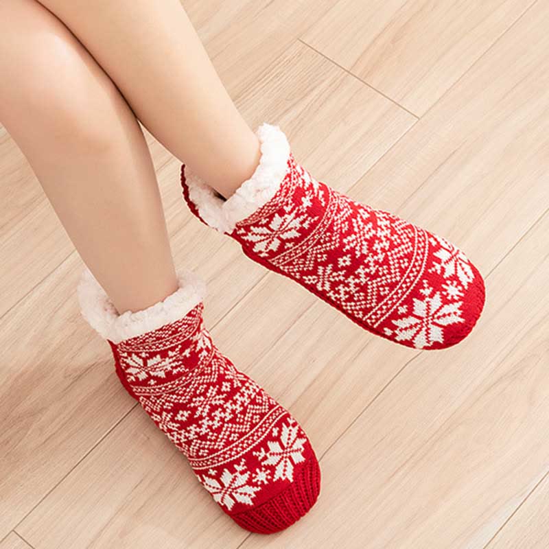 Plus Size V Snowflake Shaped Slipper Socks