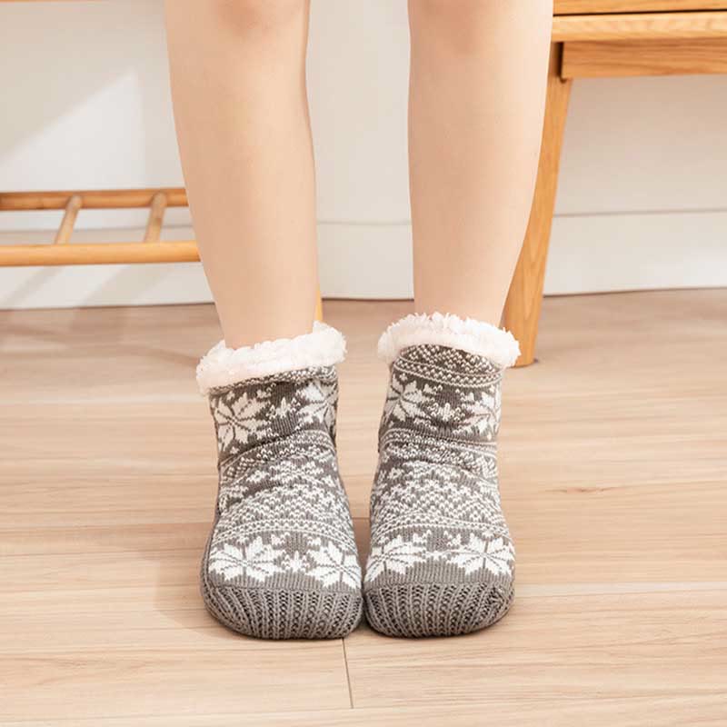 Plus Size V Snowflake Shaped Slipper Socks