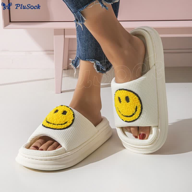 Plus Size Smiley Anti Slip Slippers