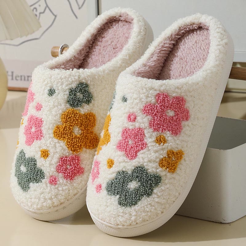 Plus Size Adorable vibrant blooms Slippers