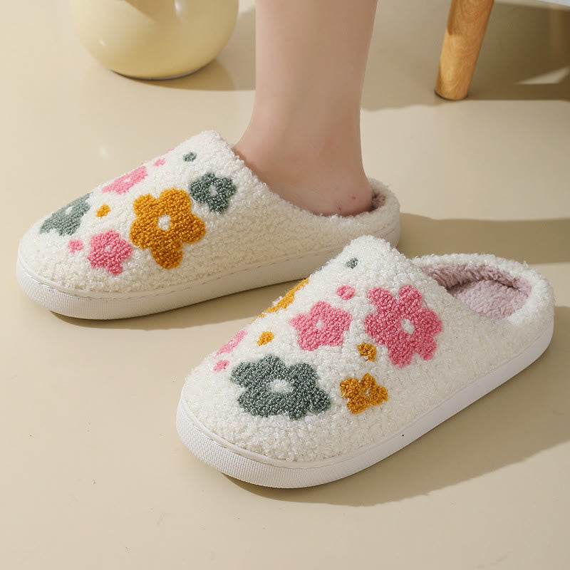 Plus Size Adorable vibrant blooms Slippers