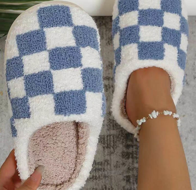 Plus Size Checkerboard Slippers