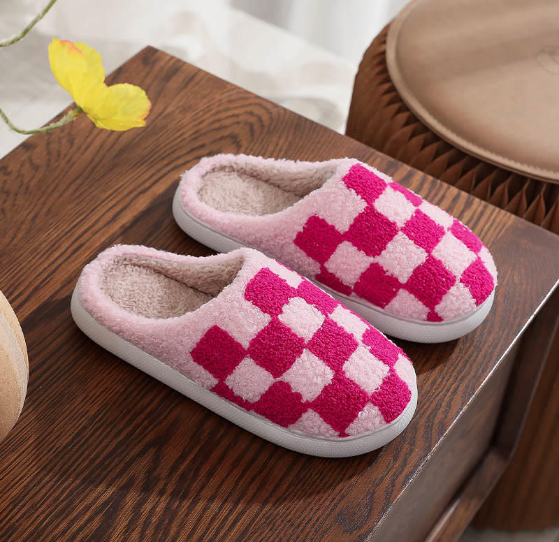 Plus Size Checkerboard Slippers