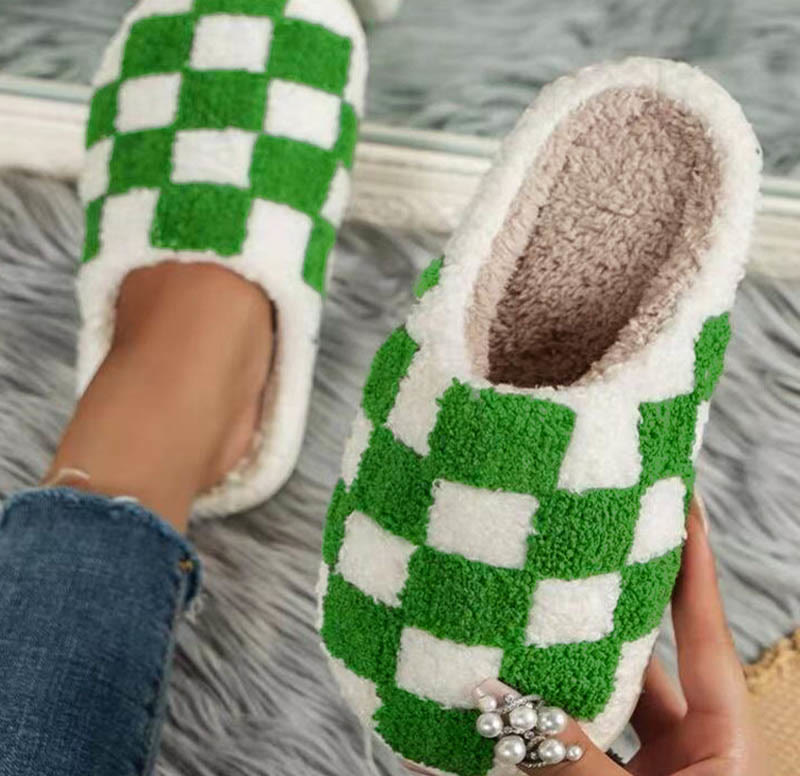 Plus Size Checkerboard Slippers